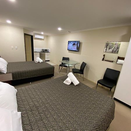 Balranald Club Motel エクステリア 写真